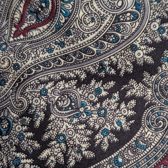 Elegant Men's Silk Ties - Detailed Patterns - Paisley and Floral/Geometric - Picture 3 of 8